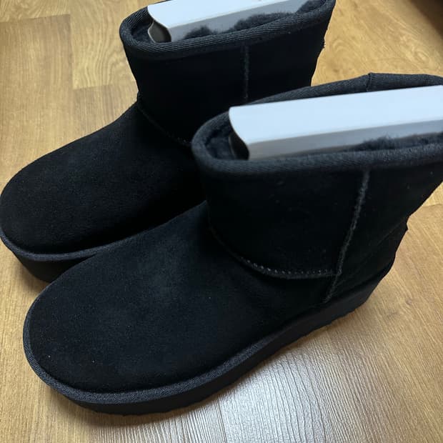 (새상품) 미국 어그 미니 플랫폼 부츠  블랙