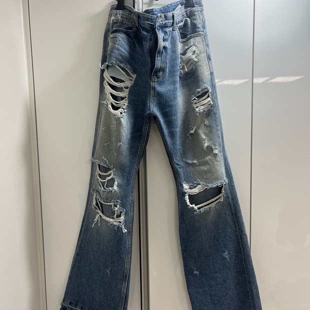 에모스탠스클럽 디스 플레어진