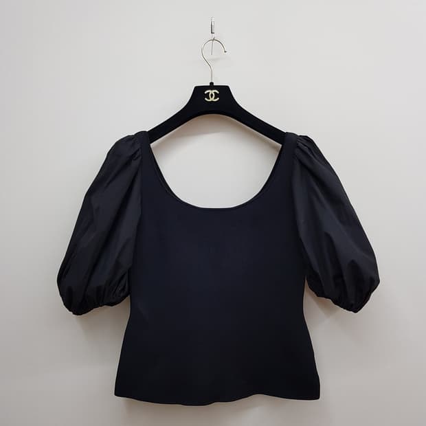 띠어리 Theory 스쿱넥 퍼프 슬리브 니트 탑 M사이즈