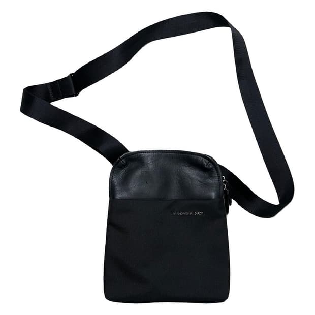 만다리나덕 크로스백 블랙