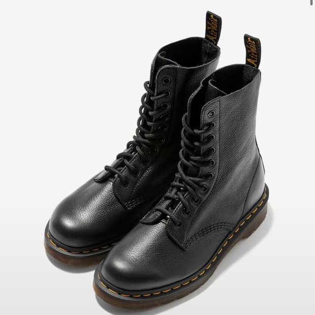 닥터마틴 1490 10홀 블랙 버지니아