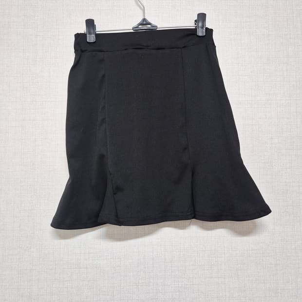 블랙 플레어 스커트