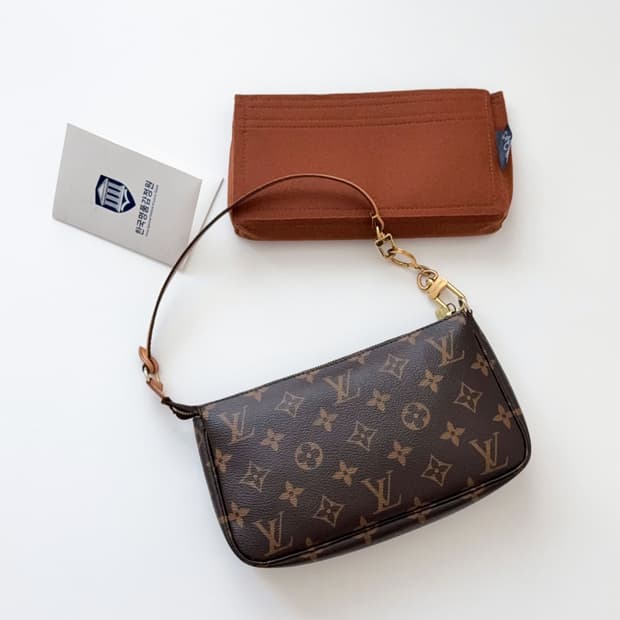 루이비통 모노그램 포쉐트백 포치백