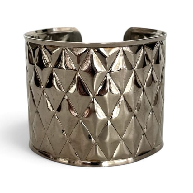 cuff bracelet diamond pattern