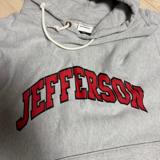 아웃스탠딩 후드티