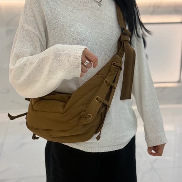르메르 워터 리펠런트 나일론 캔버스 스몰 소프트 게임 백 탄