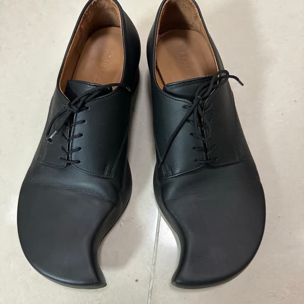 AARON ESH COMMA SHOES 42