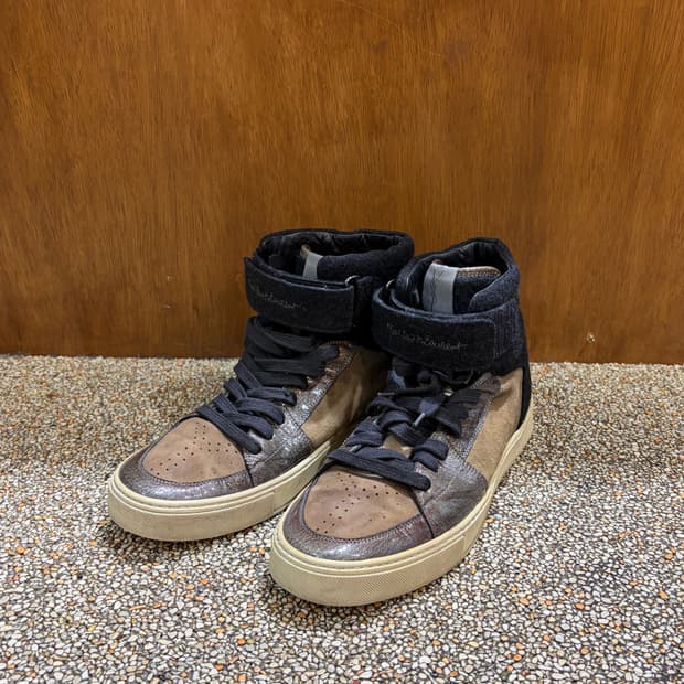 생로랑 레더 스웨이드 하이탑 스니커즈