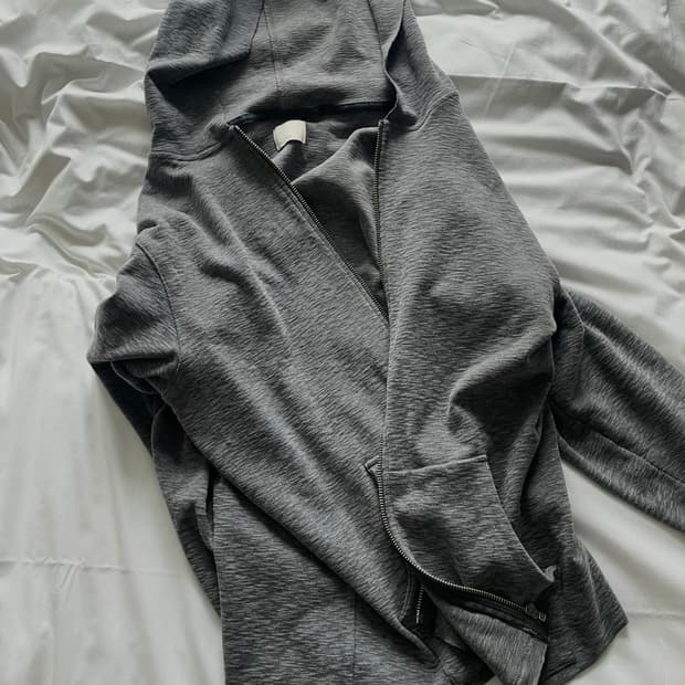 (1사이즈) 모노프리베 후드집업 초반