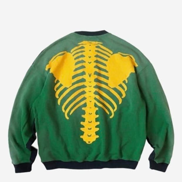 캐피탈 투톰 본 맨투맨