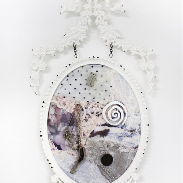 Petite Sanctuary Frame