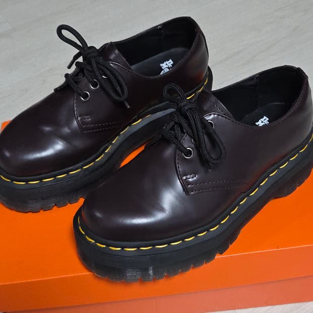 닥터마틴 1461 쿼드 버건디