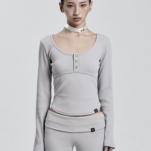 시너진 라인 버튼 롱 슬리브