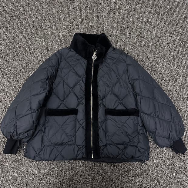 칼라거펠트 여성 구스다운 양모 패딩 블랙 66사이즈