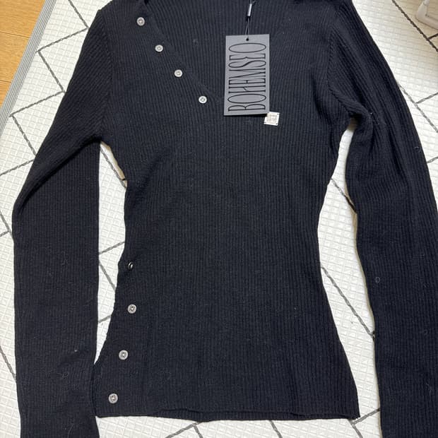 보헤미안서울 보헴서 보헴 브이넥니트 