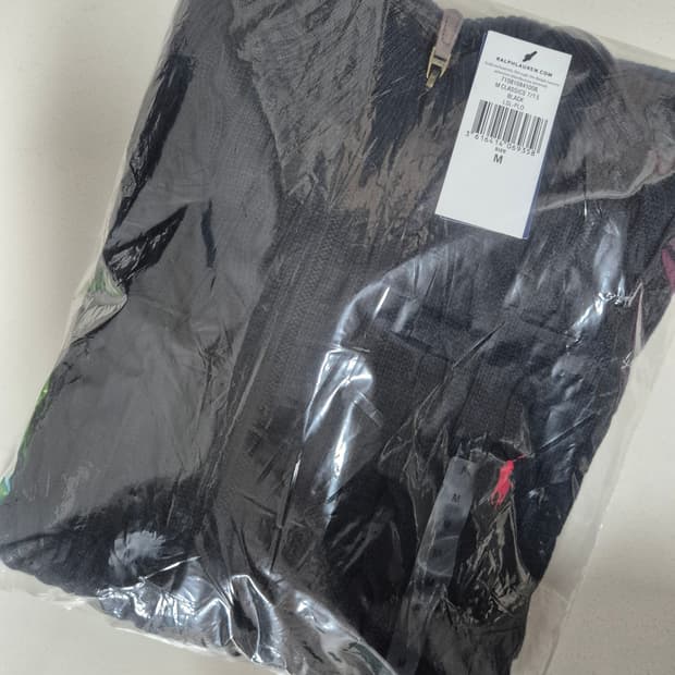 폴로 풀집업 블랙 니트 M 100 (새상품)