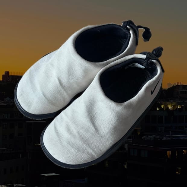 나이키 ACG 목 써밋화이트 230