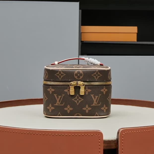 루이비통 니스 나노 메이크업 케이스 모노그램