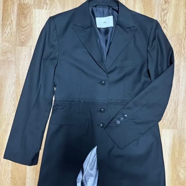 유즈 블랙 테일러드 블레이저