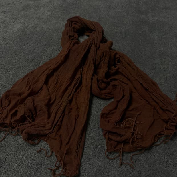 Vintage minimal grunge mood scarf