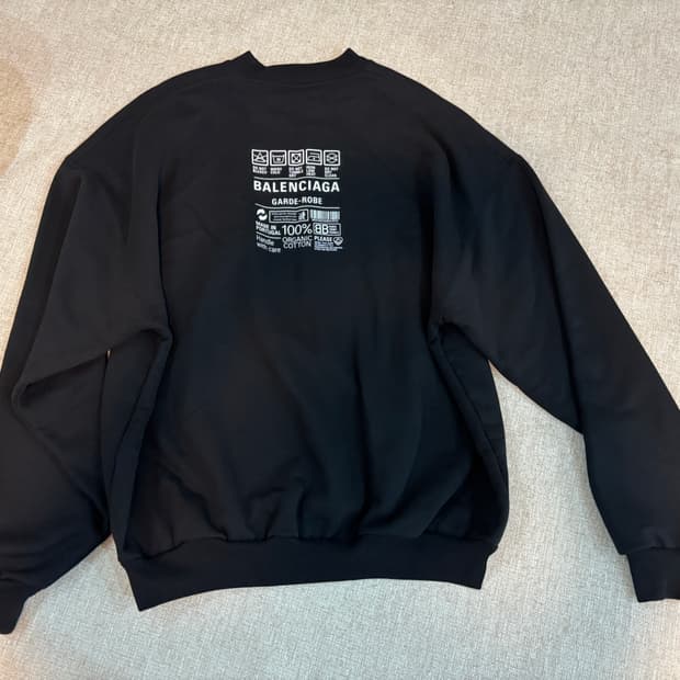 발렌시아가 맨투맨 M