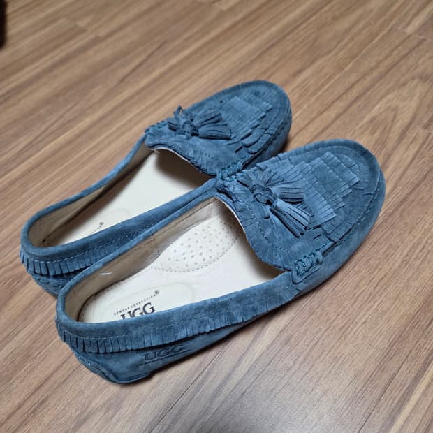 호주 UGG 테슬 모카신 240 