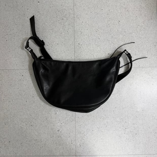 기철 ALL-DAY MIDDLE CROSS BAG 레더 크로스백