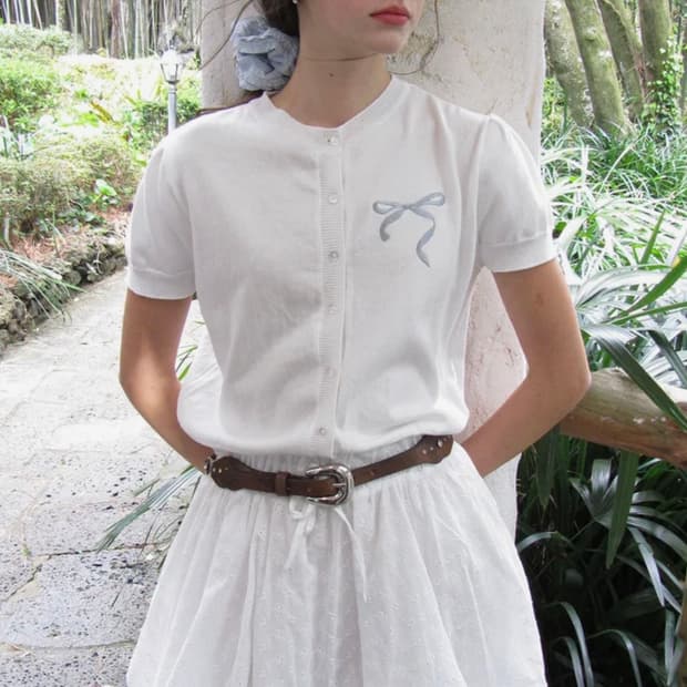 레터프롬문 리본프롬문 하프 가디건 (화이트)