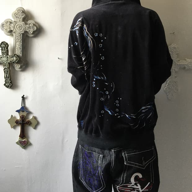 Oriental needle work velvet hood zip up