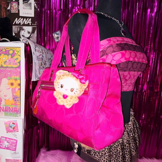 💖레어템) Coach 코치 시그니처 숄더백 핫핑크 
