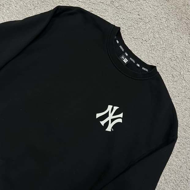 [100-105] 뉴에라 양키즈맨투맨