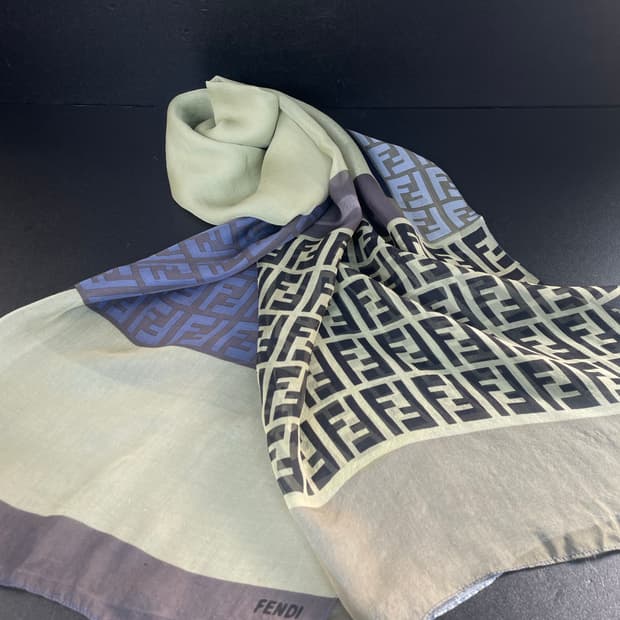 FENDI 펜디 FF로고 실크 스카프