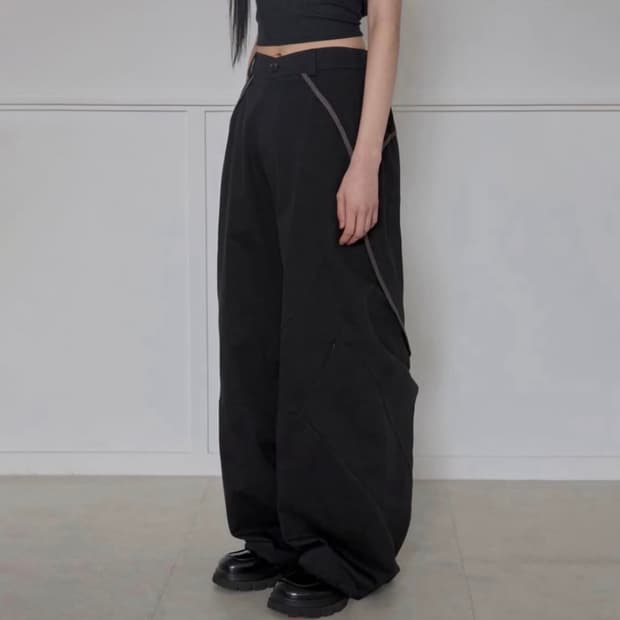 플레어업 Asymmetrical Wide Pants