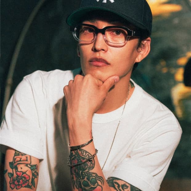 언커먼 바호 스튜디오 옥타(블랙크리스탈) 최겨울 안경