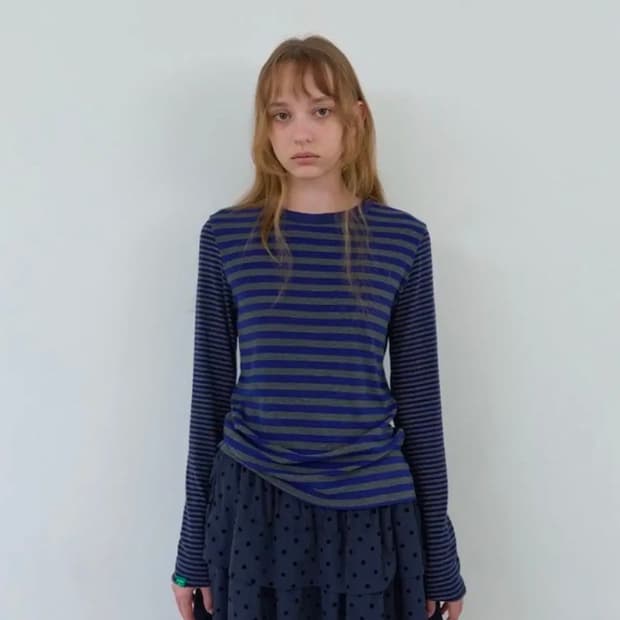 노컨텐츠 멀티 스트라이프 티