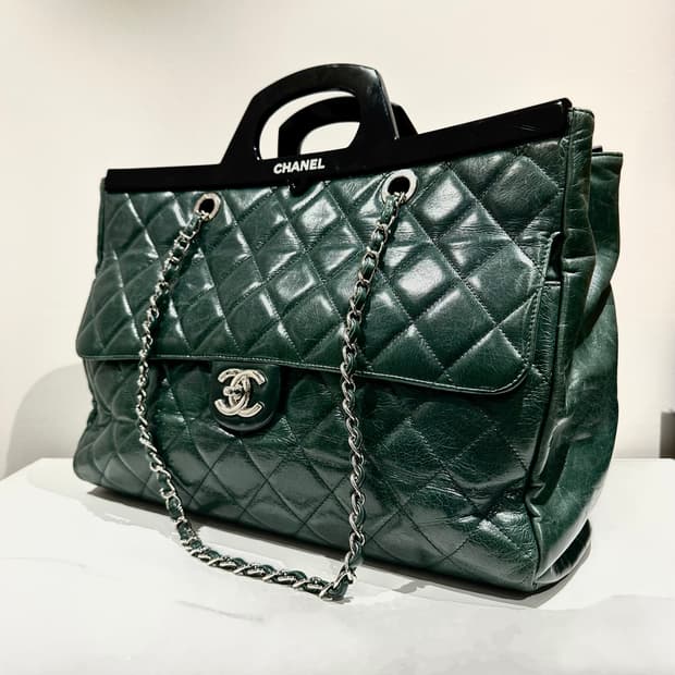 샤넬 퀼티드 딜리버리 라지백