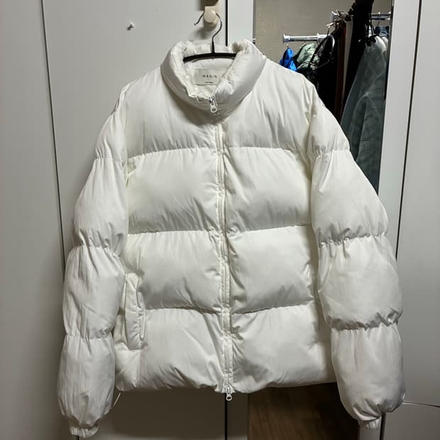 [새상품] 무드인사이드 화이트 패딩 (Free 사이즈)