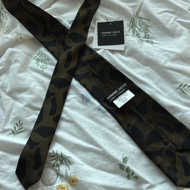 꼼데가르송 옴므 카모패턴 넥타이
