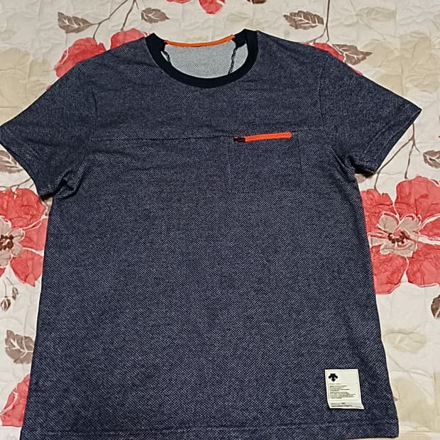 데상트 반팔 100 가슴51 기장69