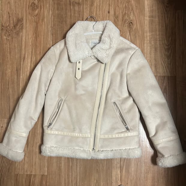 클라비스 무스탕