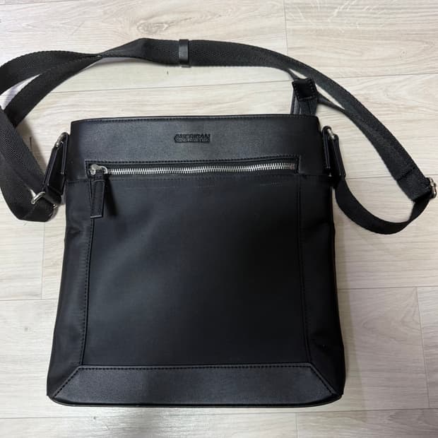 아메리칸 투어리스터 ADEN 아덴 크로스백 L 사이즈 블랙