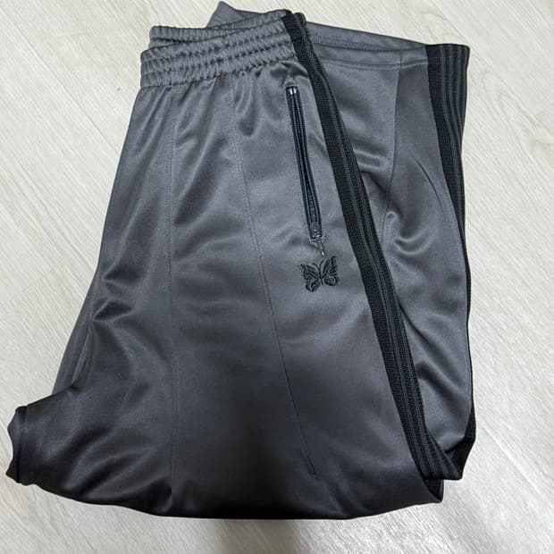 니들스 HD 트랙팬츠 그레이 XS