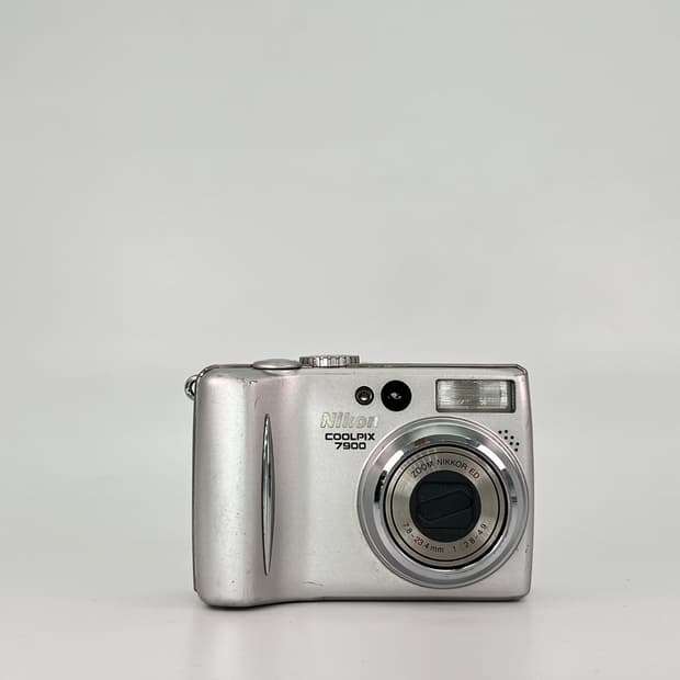 니콘 쿨픽스 Nikon Coolpix 7900 실버