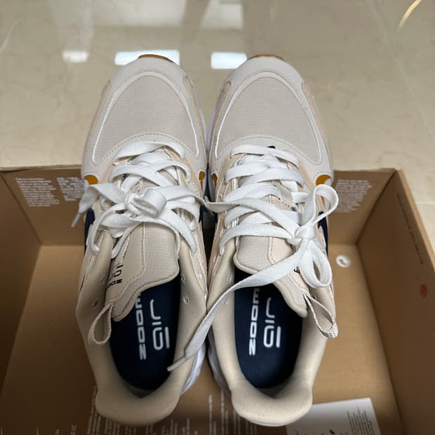 나이키 줌 에어 파이어 235