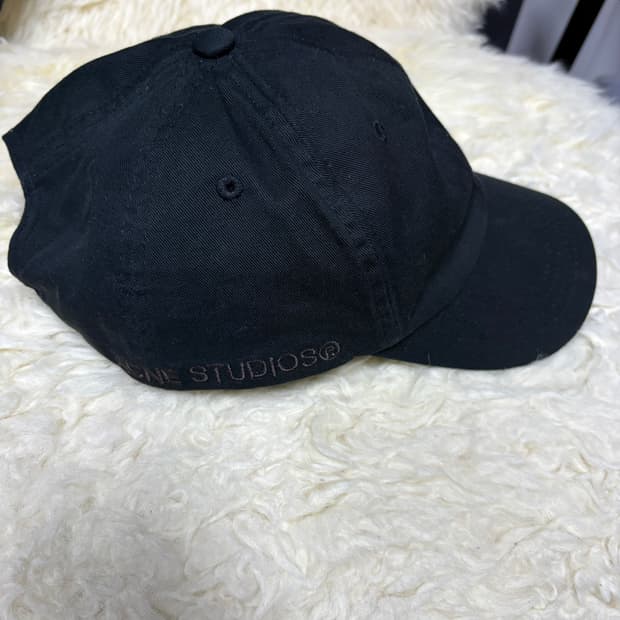 아크네 스튜디오 베이직 볼캡