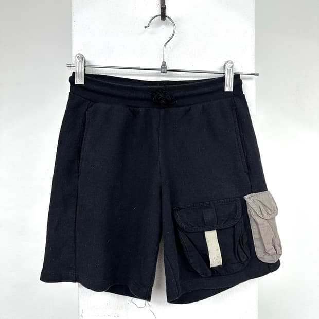 Pocket detail cotton short pants