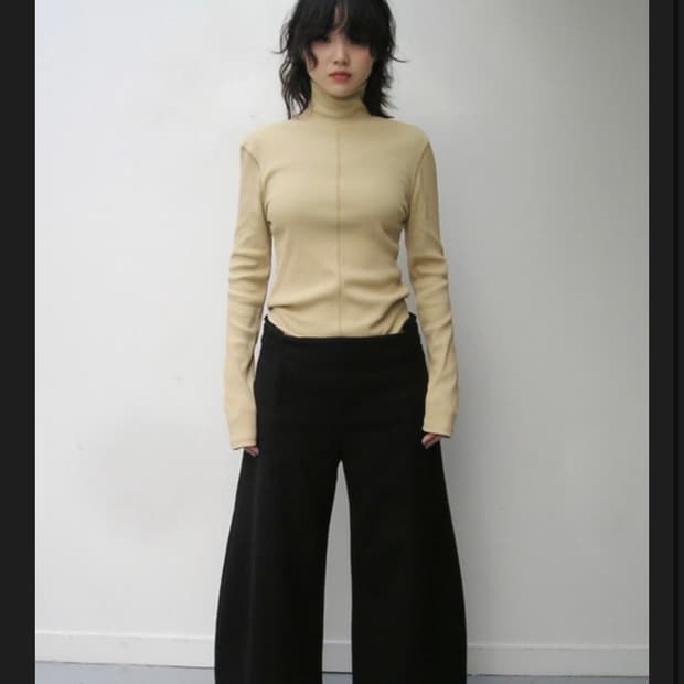 애옹쓰 머스타드 터틀넥