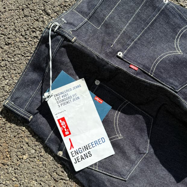 🇺🇸 00s 리바이스 엔지니어드 커브드 팬츠