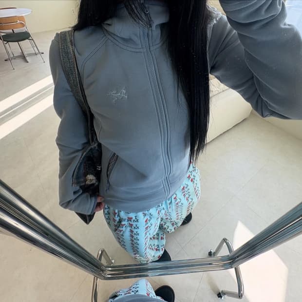 아크테릭스 후드집업