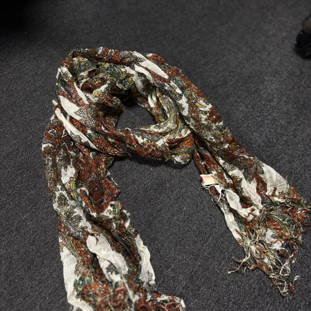 Vintage ethnic paisley scarf